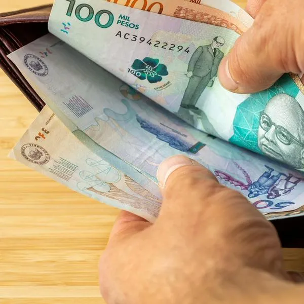 Aviso a 100.000 conductores en Colombia: lío con licencias por $ 379.000
