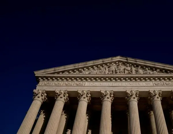 Juez de la Corte Suprema de EEUU cuestiona el bloqueo de la deportación de venezolanos