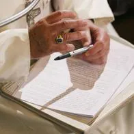 Papa Francisco: ¿qué hacen con el anillo del papa cuando muere? Acto poco conocido