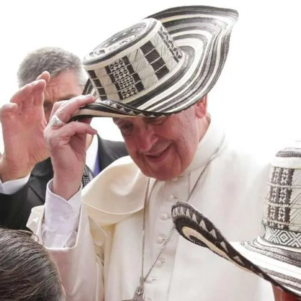Foto de papa Francisco en Colombia, en nota de cuál es la virgen que está en Bahía de Cartagena: la bendijo el Papa Francisco