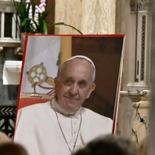 Cuanto recibía el papa Francisco de sueldo en el Vaticano antes de morir