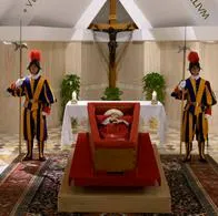 Encuentran curioso detalle en las manos del papa Franciso en el ataúd, luego de su muerte: ¿Qué significa? Son bien simbólicos. 