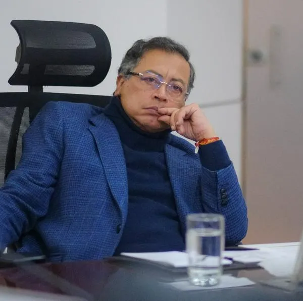 Aparece foto clave que muestra cirugía que se hizo Gustavo Petro durante Semana Santa. El mandatario se hizo un 'lifting', un proceso de rejuvenecimiento. 