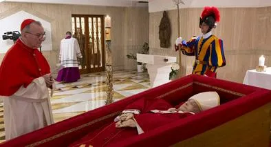 Últimas palabras del papa Francisco un día antes de morir, en Plaza de San Pedro