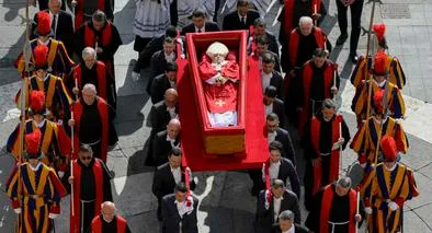 Traslado del cuerpo del papa Francisco a la Basílica de San Pedro para funeral hoy