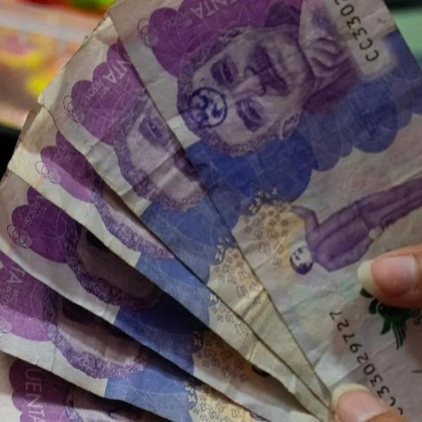 ¿Cuántos años hay que cotizar para cobrar 100 % de la pensión en Colombia?