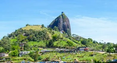 Panorámica de El Peñol, en nota sobre cuál es la piedra más grande de Antioquia
