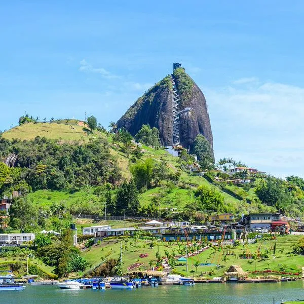 Panorámica de El Peñol, en nota sobre cuál es la piedra más grande de Antioquia