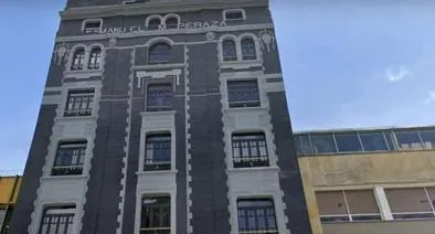 Foto de edificio Manuel María Peraza, en nota de cuál fue el primer edificio más alto de Bogotá: rascacielos innovó con ascensor