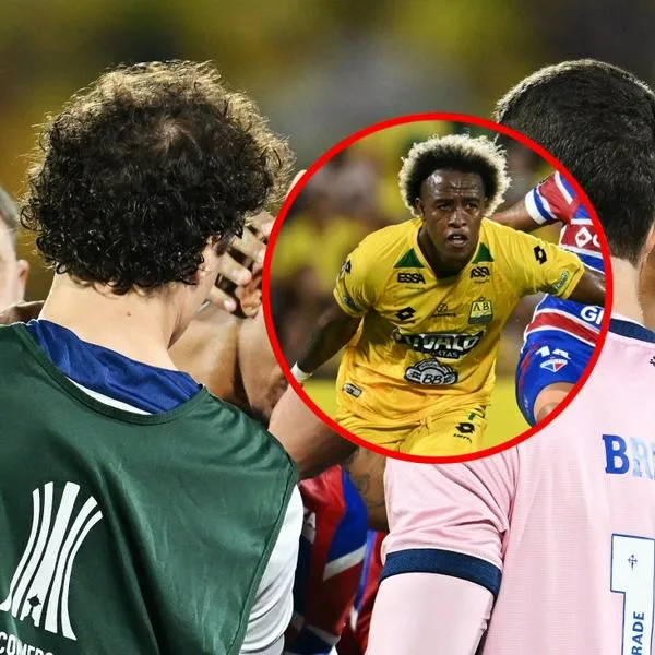 Video David Luiz abrazando a Kevin Londoño tras error en Bucaramanga-Fortaleza