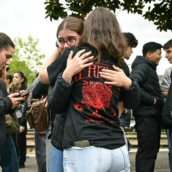 Joven de 15 años atacó con cuchillo a compañeros: 3 heridos y un muerto Francia