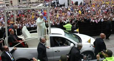 Papamóvil del papa Francisco en Colombia está en agroparque de Cundinamarca