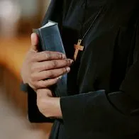 Dicen si iglesias deben hacer pago obligatorio a sacerdotes y ley es clara
