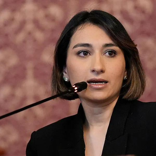 Laura Sarabia robó pantalla en funeral del papa Francisco y publicó fotos del evento