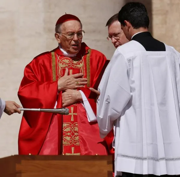 Quién es Giovanni Battista Re, cardenal que preside funeral del papa Francisco