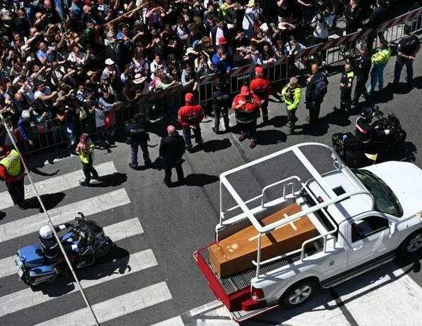 Multitudinario adiós al papa Francisco en Roma