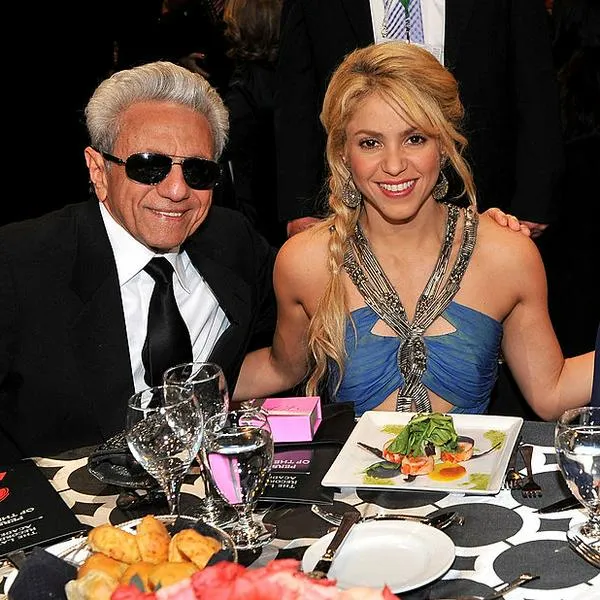 LAS VEGAS, NV - NOVEMBER 09:  (L-R) William Mebarak Chadid, honoree Shakira and Nidia Ripoll  attend the 2011 Latin Recording Academy Person Of The Year honoring Shakira held at the Mandalay Bay Resort & Casino on November 9, 2011 in Las Vegas, Nevada.  (Photo by Rodrigo Varela/WireImage)