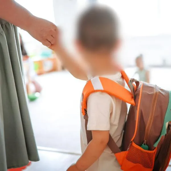 Profesora acusada de maltratar a niños verbalmente: los insultaba