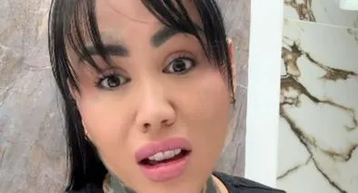 Yina Calderón desata burlas en redes por su outfit hoy domingo 27 de abril