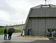 Detienen a 25 personas por su presunta relación con la ola de ataques a las prisiones francesas