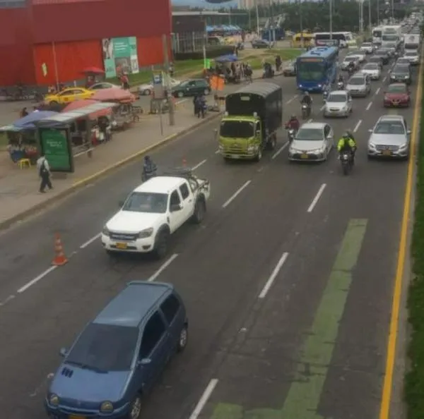 Aviso para placas 6,7,8,9 y 0 en Bogotá que podrán sacar su carro 4 días esta semana gracias al festivo del jueves primero de mayo. 