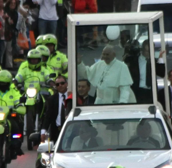Papa Francisco habría hecho un milagro en Colombia al aparecer su rostro en un pescado. Imagen causó sorpresa y hasta devoción por parte de feligreses. 