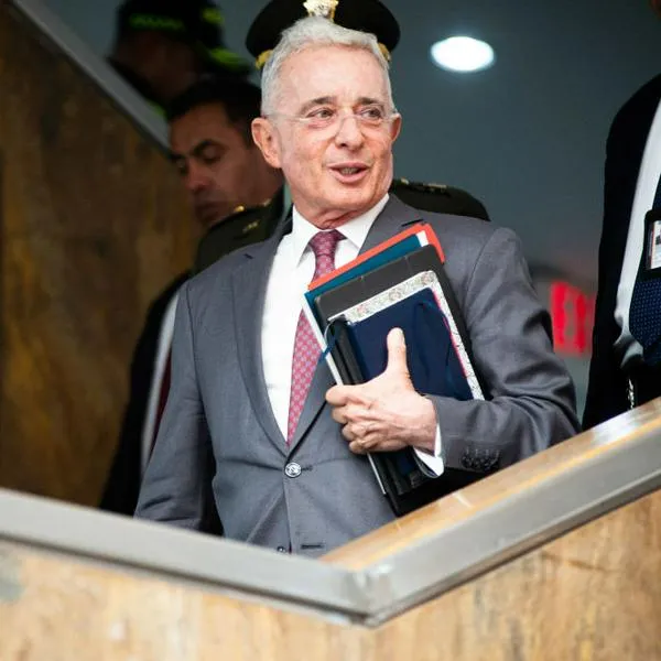 Uribe habla sobre sus precandidatos.