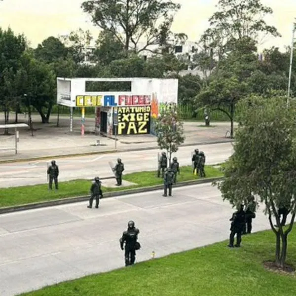 Disturbios en Bogotá hoy obligan a cambios y cierres en Transmilenio