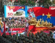 Vietnam celebra con un gran desfile militar los 50 años de la toma de Saigón