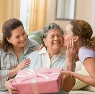 Cómo no ser estafado al comprar tarjetas de regalo: consejos para Día de la Madre