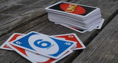 Foto de Uno, en nota de que Uno dijo qué pasa si usa carta de saltar, devolver, +2 o +4 para acabar el juego