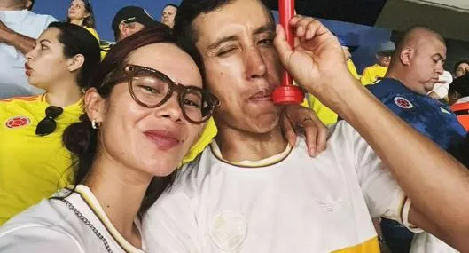 Foto de Mafe Motas y Egan Bernal, en nota de novias y esposas de colombianos en Giro de Italia 2025, Egan Bernal, Nairo y más