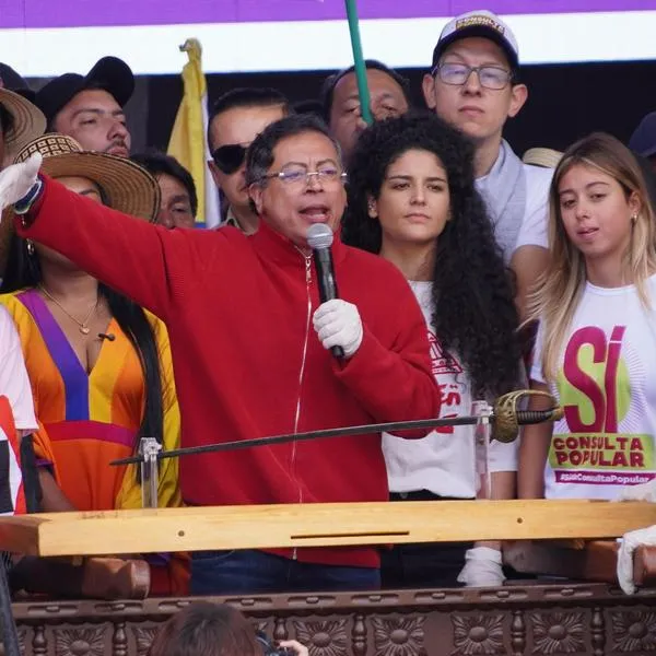 Gustavo Petro, en nota sobre marchas del Primero de Mayo
