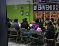 'Madres deportadas con sus hijos tienen el apoyo del gobierno', dice vicecanciller a RFI