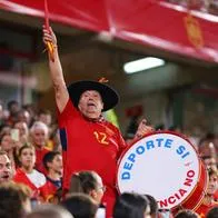 Luto en el fútbol internacional: murió el reconocido Manolo 'El del bombo'