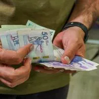 Billetes de Colombia, en nota sobre cuándo pagan subsidio Colombia Mayor