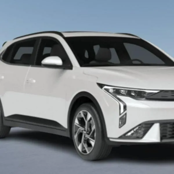 Kia vendió más carros que Mazda, Toyota y Renault en abril en Colombia gracias a los resultados de su K3 Cross y Sedán, que cuesta $79.990.000.