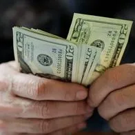 Dólar en Colombia con un bajonazo en inicio de mes: dicen si seguirá así