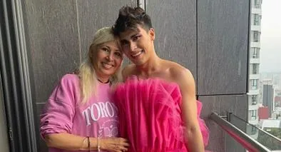 'La Divaza' y su mamá Kenya Álvarez / Instagram: @ladivaza