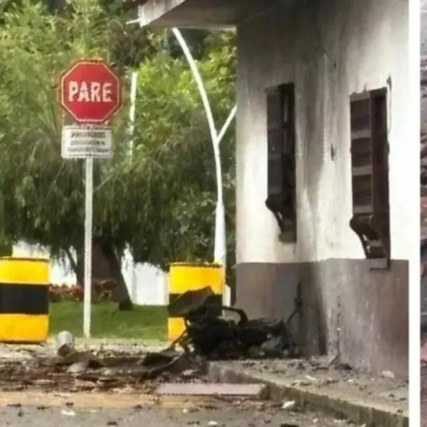 Atentado en Cauca: policías evitaron que explosión de moto bomba fuera peor