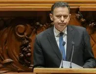 A dos semanas de las elecciones, la economía portuguesa se tiñe de rojo