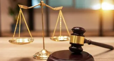 Suspenden abogado que llamó HP a mujer víctima de violencia en audiencia