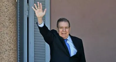 Edmundo González Urrutia fue internado de urgencia en una clínica de España