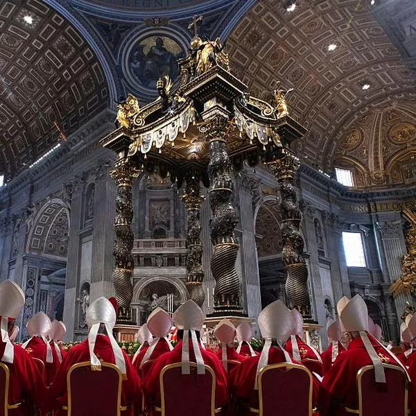 Cardenales en el Vaticano