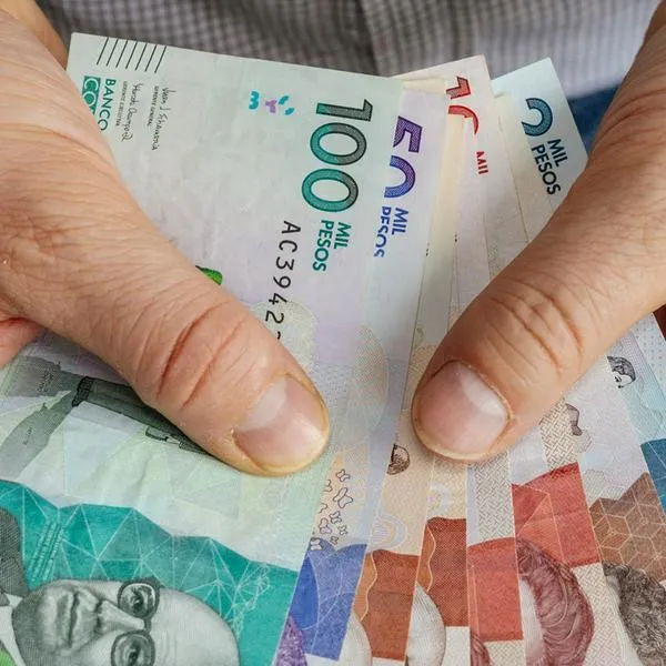 Cuántos impuestos paga un empleado en Colombia: que no se le pase la fecha