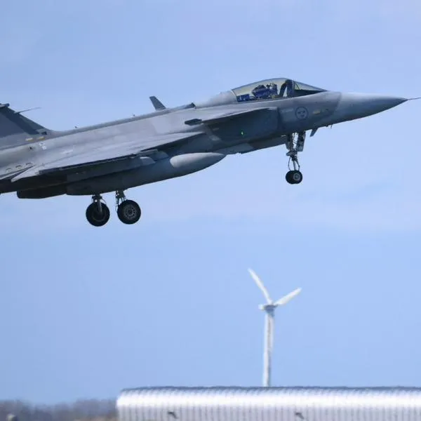 ¿Cuántos aviones Saab Gripen comprará Colombia? Diferencia con los aviones Kfir