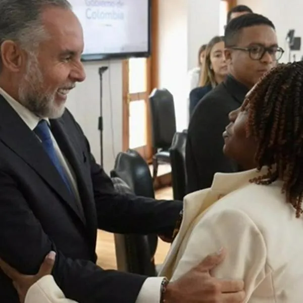 Armando Benedetti y Francia Márquez, en consejo de ministros. 