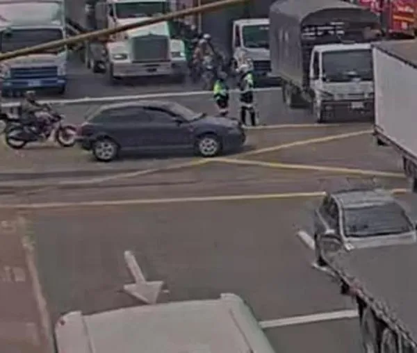 Hay congestión vehicular en corredor calle 80 por siniestro vial hoy 6 de mayo  