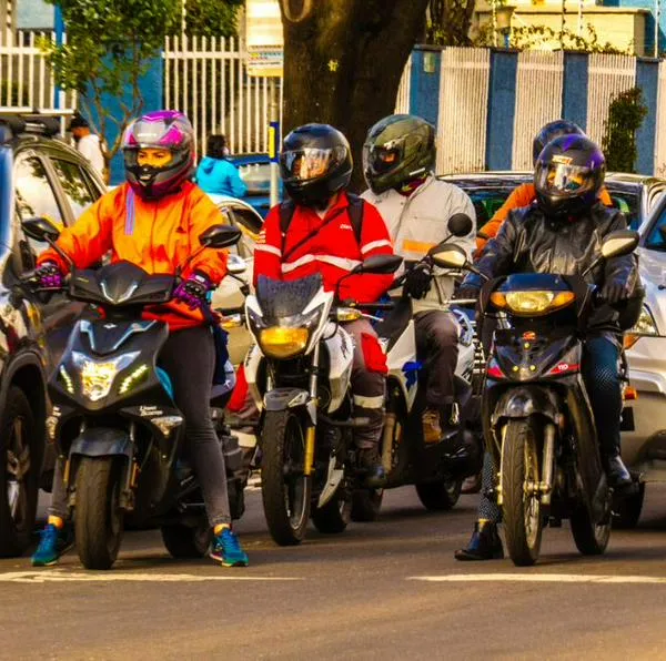 Así puede calcular de cuánto es el impuesto vehicular para motos en 2025 en Bogotá en link para consultar por placa si debe cancelarlo.