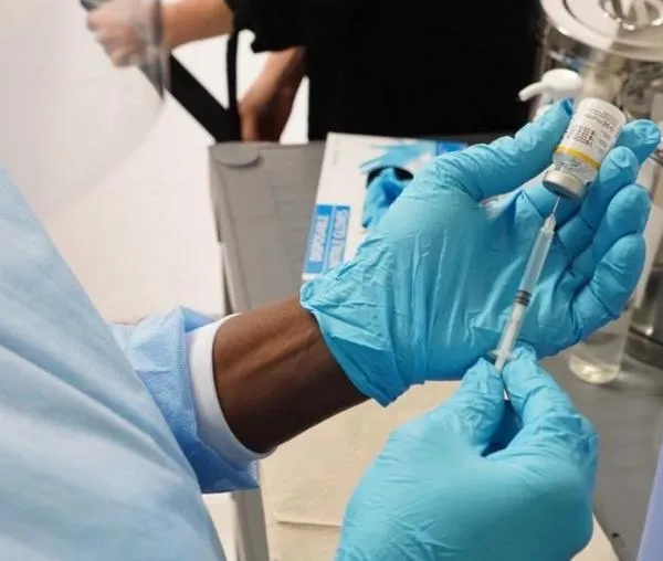 Sector Salud recomienda vacunarse contra la fiebre amarilla antes de viajar 